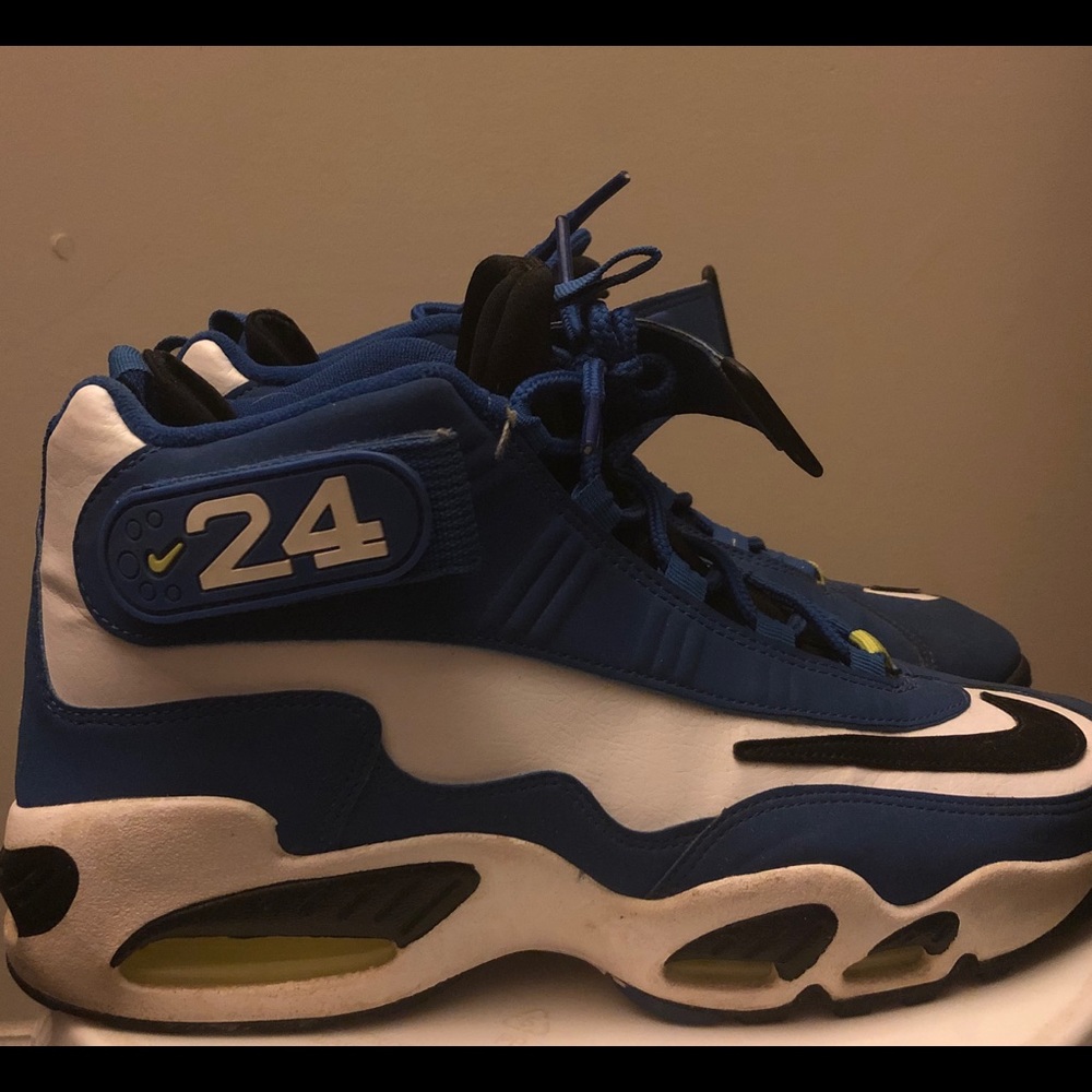 Air Griffey Volt